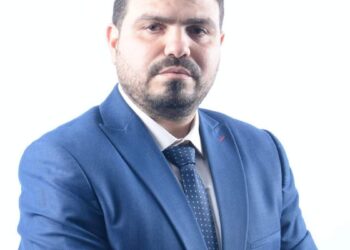  قمر يكسوه قيد.. بقلم عبدالكريم حفيان