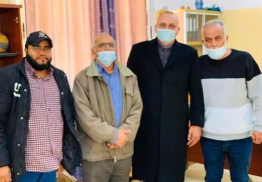 مدرسة خالد بن الوليد الاعدادية تقدم مقترح العاب الكترونية لمكتب النشاط المدرسى