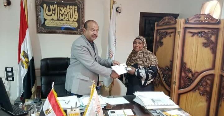 ” عاشور ” يكرم الطاهرة على أحمد