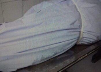 مقتل واصابة اتنين فى مشاجره بيت ابناء عمومه فى البلينا.