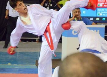 قلادة ذهبية للمنتخب ليبيا ببطولة الاندية الجزائرية