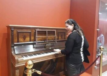 *** أنامل ***سونيا عبد اللطيف