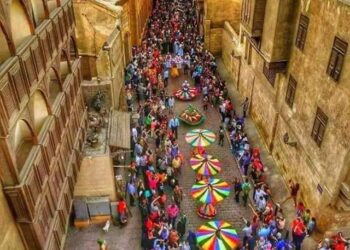 أصل الحكاية | «على الأصل دور».. أسرار شارع المعز لدين الله الفاطمي