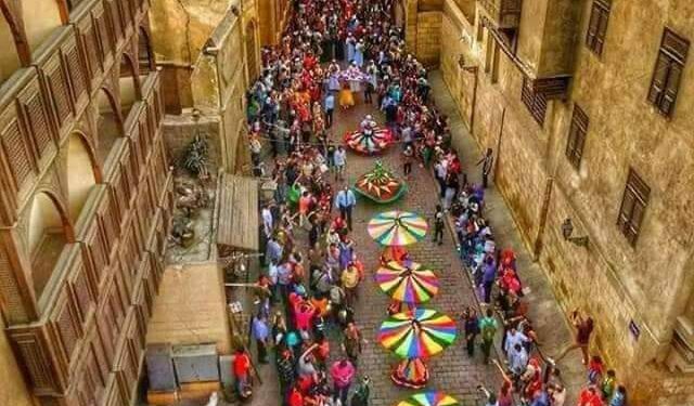 أصل الحكاية | «على الأصل دور».. أسرار شارع المعز لدين الله الفاطمي