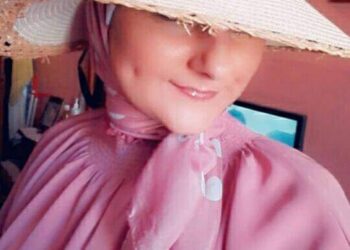 ” فوق السحاب “