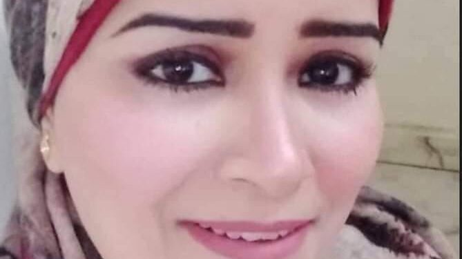 ومكسوره في قلبي حاجات