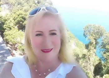 اهي دموعي ام هو المطر ؟؟؟؟؟..