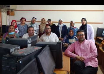 التطوير التكنولوجي بالأقصر يبدأ سلسلة من التدريبات للعاملين بالتربية والتعليم علي الحاسب الآلي.