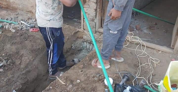 جمعية مرسال الخير بالأقصر تنتهي من تركيب ١٥٠ وصلة مياه بالعداد في عدد من القري .