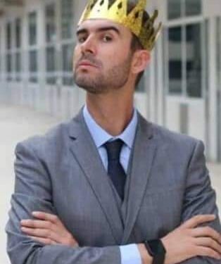 الخط الرفيع بين احترام الذات والغرور والغطرسةبها