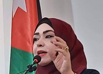 حروفُكَ لانبلاجِ الصُّبحِ بابُ..    أميمة يوسف