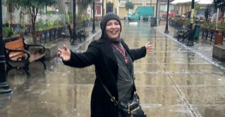 علي كتفي يطبطب المطر.نادية حجاج القيثاره