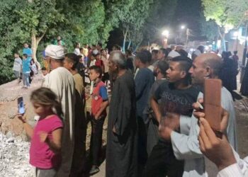 إصابة خمس أشخاص في انهيار خنزيرة صرف صحي بقرية الرياينه بأرمنت