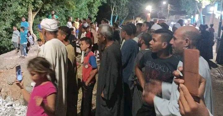 إصابة خمس أشخاص في انهيار خنزيرة صرف صحي بقرية الرياينه بأرمنت