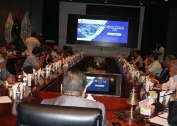 اجتماع حول “مشروع إنشاء مركز نفطى” بالشركة الخليخ العربى للنفط