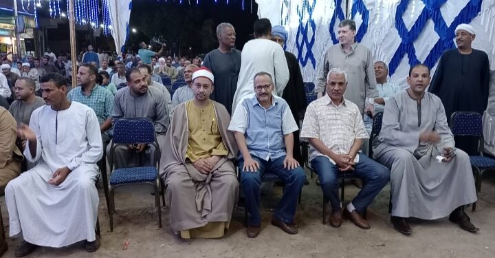 المئات من أبناء سكر ارمنت يحتفلون بزفاف نجل زميلهم محمد سيد .