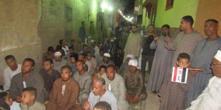 ليله الدخله والحنه والخلافه تراث وتقاليد بسيطه تجمع الأهل والأصدقاء وتقرب صله الرحم .بإسنا .