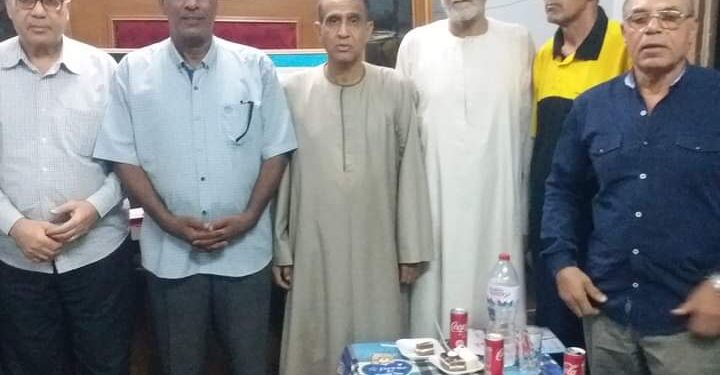 الشبان المسلمين بأرمنت تكرم الطاهرلبلوغه سن التقاعد