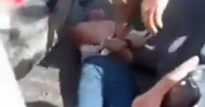 الاجهزة الأمنيةتلقى القبض علي سائق الملاكي المستهتر .