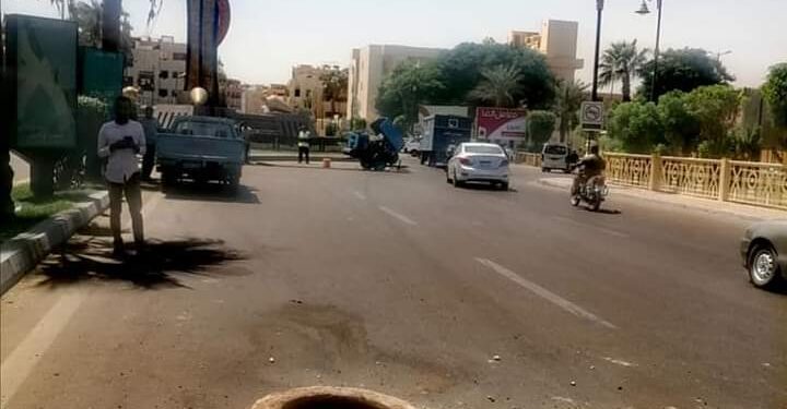 رئيس مدينة الأقصر يواصل إستجابتة لحل شكاوى المواطنين بخصوص أغطية بلوعات الصرف