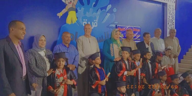 جمعية احباب القرٱن بأرمنت الحيط تنظم حفل تخرج طيور الجنة .