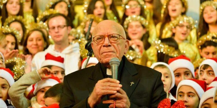 الاب زحلاوي ضيف الكتاب العرب في دمشق