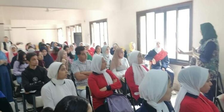 “دور الأسرة في تعزيز أخلاقيات قبول الآخر” بثقافة المنيا.