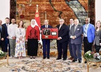 محافظ أسوان يهنئى الرئيس السيسى لإهداؤه جائزة اللجنة الدولية للأولمبياد الخاص