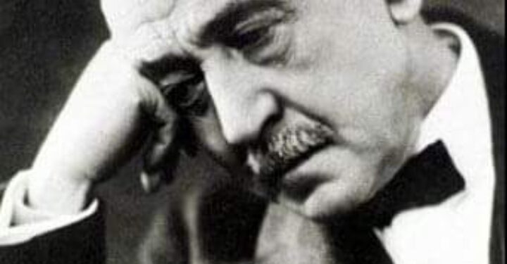 تعرف على امير الشعراء أحمد شوقي أعظم شعراء العربية في العصور الحديثة في ذكرى رحيله