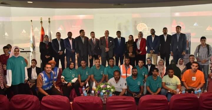 جامعة الأقصر تنظم ندوة توعوية لمؤسسة “حياة كريمة” لتعزيز جهود العمل التطوعي لشباب الجامعة