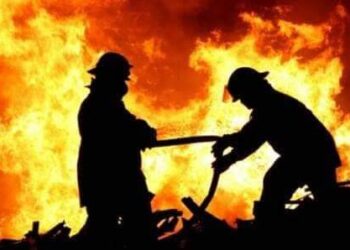 السيطرة علي حريق هائل في أكاديمية السادات بالمعادي.