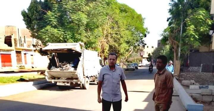 رئيس مدينة الأقصر رفع 1148طن قمامة و474 طن أتربة وتراكمات خلال الشهر الجاري