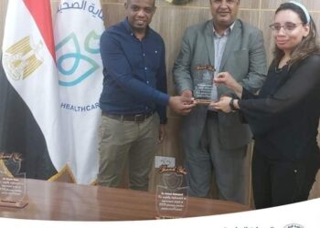 تكريم الصيادلة الإكلينيكين بفرع هيئة الرعاية الصحية بالأقصر والحاصلين على المركز الثانى على مستوى الجمهورية