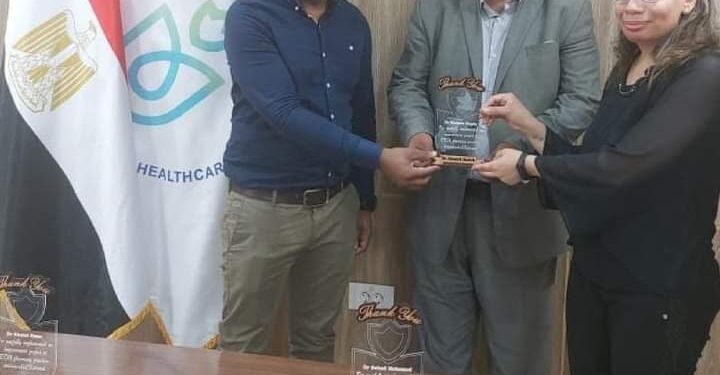 تكريم الصيادلة الإكلينيكين بفرع هيئة الرعاية الصحية بالأقصر والحاصلين على المركز الثانى على مستوى الجمهورية
