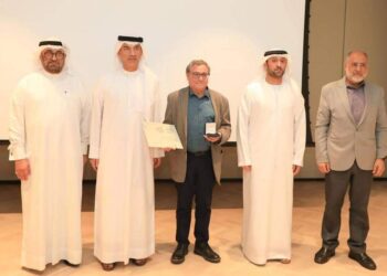 ضمن فعاليات ملتقى الشارقة للخط  “ارتقاء الضوئي”.. معرض يحتفي بالحرف العربي