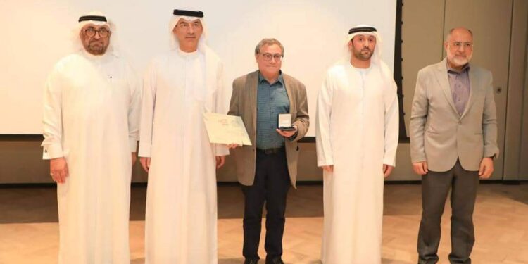 ضمن فعاليات ملتقى الشارقة للخط  “ارتقاء الضوئي”.. معرض يحتفي بالحرف العربي