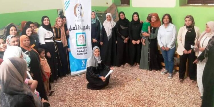 المجلس القومي للمرأة بأسوان يواصل تنظيم جلسات الدوار للتوعية