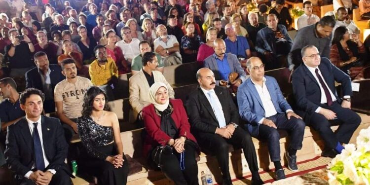 محافظ أسوان يشهد فعاليات متنوعة فى ليلة تعامد الشمس بمعبدى أبو سمبل