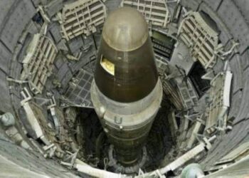 أمريكا تبعث رسالة نووية إلى كوريا الشمالية بقلم أسامة خليل