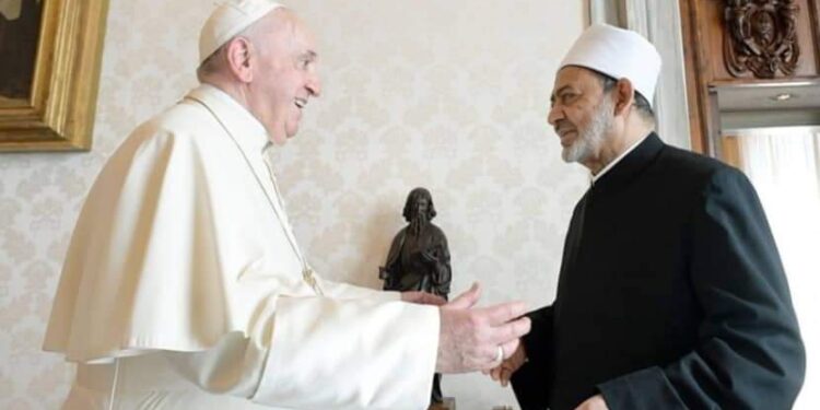 الأزهر و الفاتيكان وحكماء المسلمين يشاركون بحوار الشرق والغرب في ملتقى البحرين  بقلم أسامة خليل