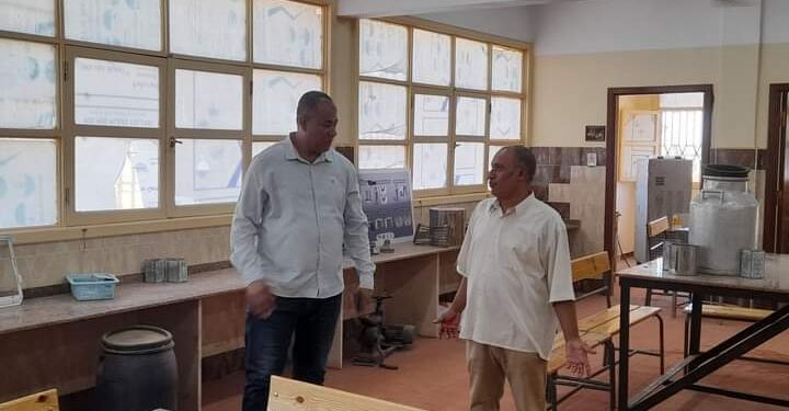 رئيس مدينة الطود بالأقصر يتفقد عددا من المدارس للاطمئنان على انتظام العملية التعليمية