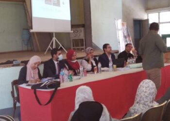 #املك_عملك = حياه كريمه