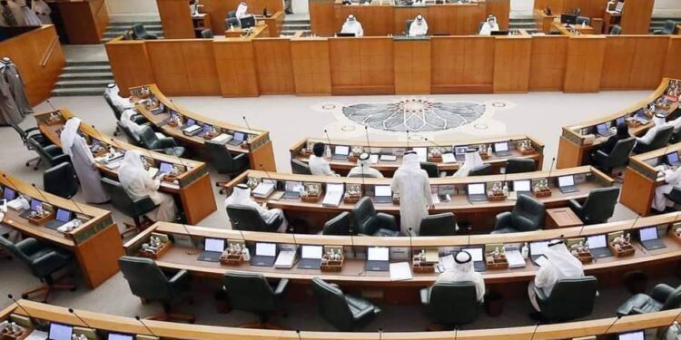 قبول استقالة الحكومة الكويتية واستمرارها في تصريف الأعمال لحين تشكيل حكومة جديدة