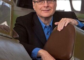 من هومؤسس مايكروسوفت الذي يعتبر من أغنى أغنياء العالم