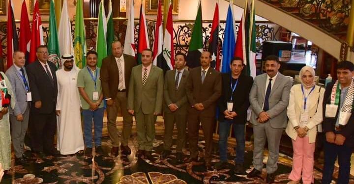 نائب محافظ الاقصر يلتقى بالشباب المشاركين فى سفينة النيل للشباب العربى