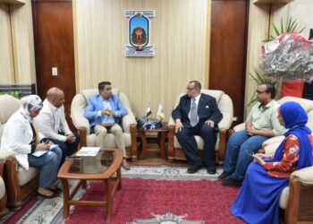 رئيس جامعة الأقصر يبحث سبل التعاون مع وفد مؤسسة مهنة ومستقبل للتنمية