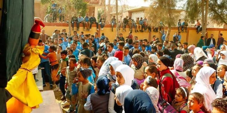 وسط حشد جماهيرى “الليلة الكبيرة” تواصل عروضها ببني سويف