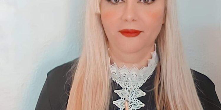 الشاعرة لمياء بولعراس تكتب غلق اغلالك