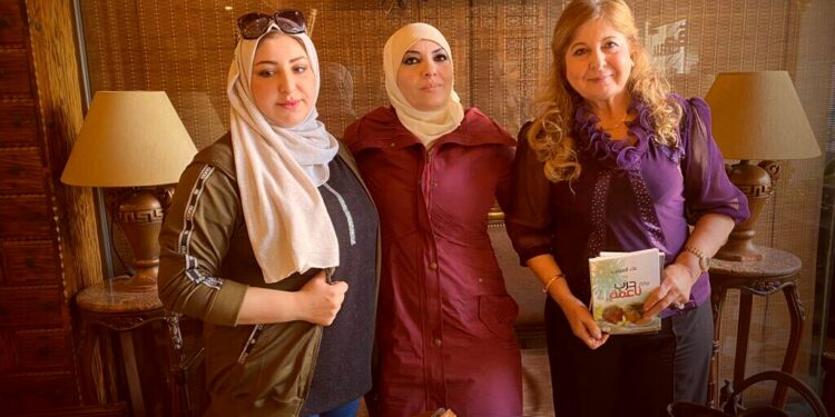 ترثينا المرايا .. مع الشاعرة العراقية ايناس هشام