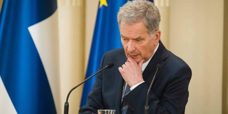 الرئيس الفنلندي يعلن عدم نية بلاده وضع أسلحة نووية على أراضيها